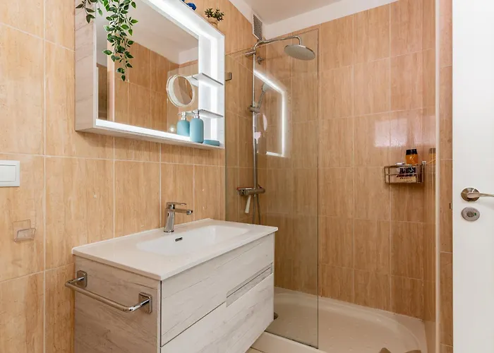 Sunset Hideaway-roque Del Conde *